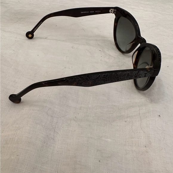 Urban Outfitters ett:twa Black Floral Cat Eye Sunglasses - Picture 4 of 8